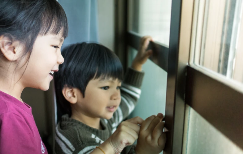 Thang máy tải khách